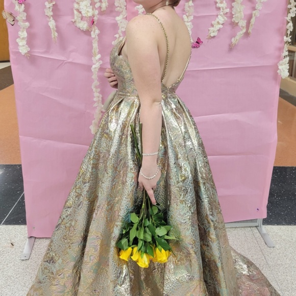 Mac Duggal Ball Gown - Picture 2 of 2